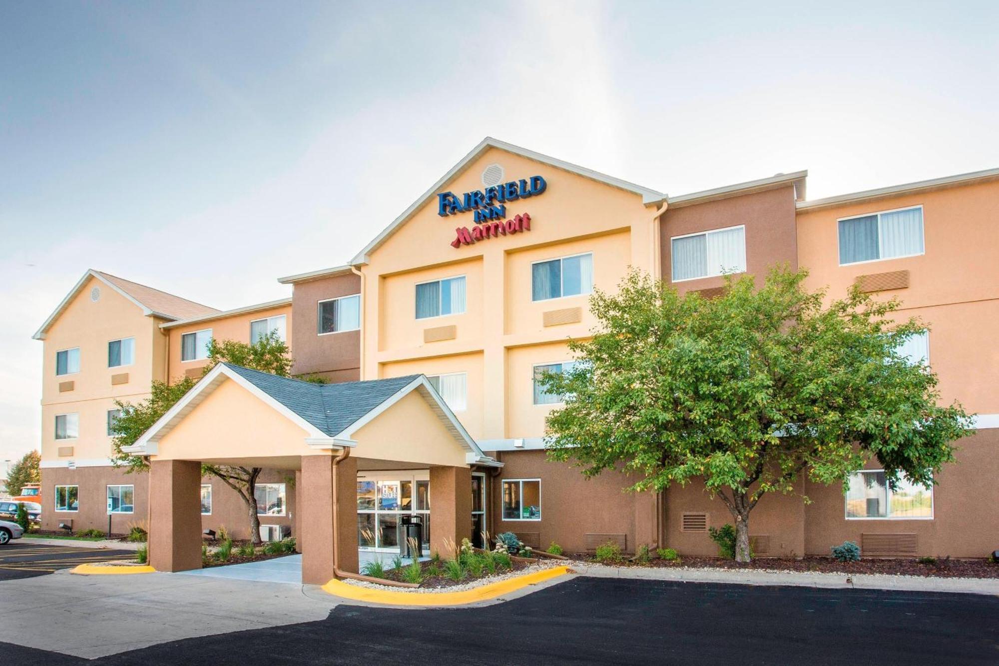 Fairfield Inn & Suites Peru Exterior photo
